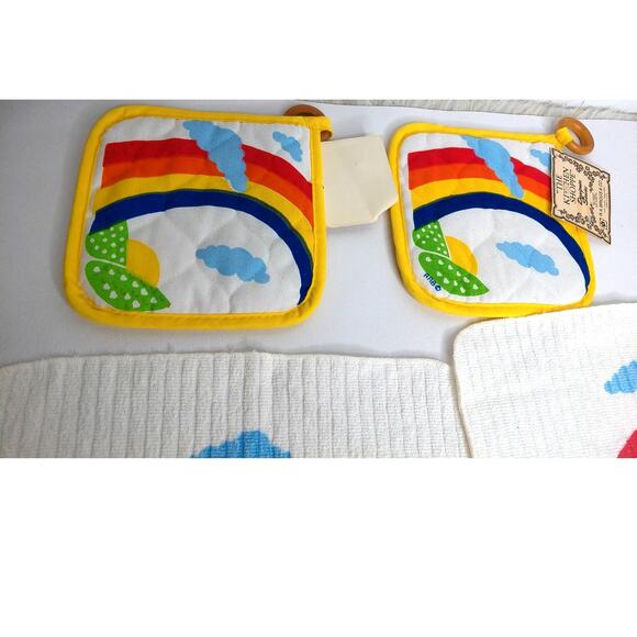 Vintage The Kitchen Shoppe R A Briggs Rainbow Potholders And Towels Set of 4 - Picture 4 of 9